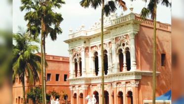 বড় সরদার বাড়ির মেরামত স্থগিত ও বিচার বিভাগীয় তদন্ত দাবি বড় সরদার বাড়ির মেরামত স্থগিত ও বিচার বিভাগীয় তদন্ত দাবি