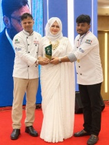সেরা সি-ফুড প্রশিক্ষক হিসেবে পুরস্কার পেলেন হাসিনা আক্তার